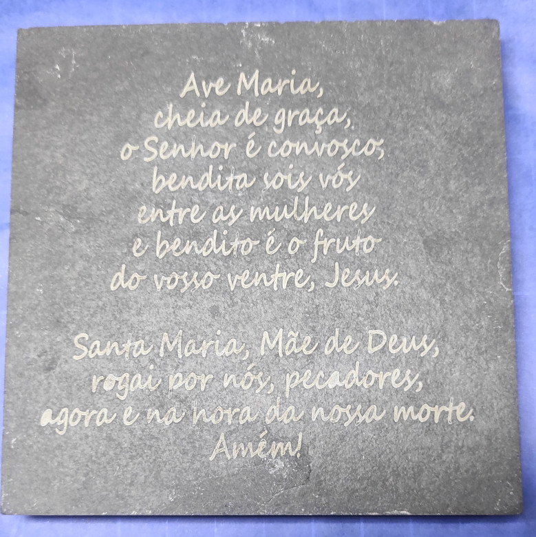 Placa de Ardósia 10x10cm – Nossa Senhora Aparecida e Oração da Ave Maria Gravadas em Duas Faces