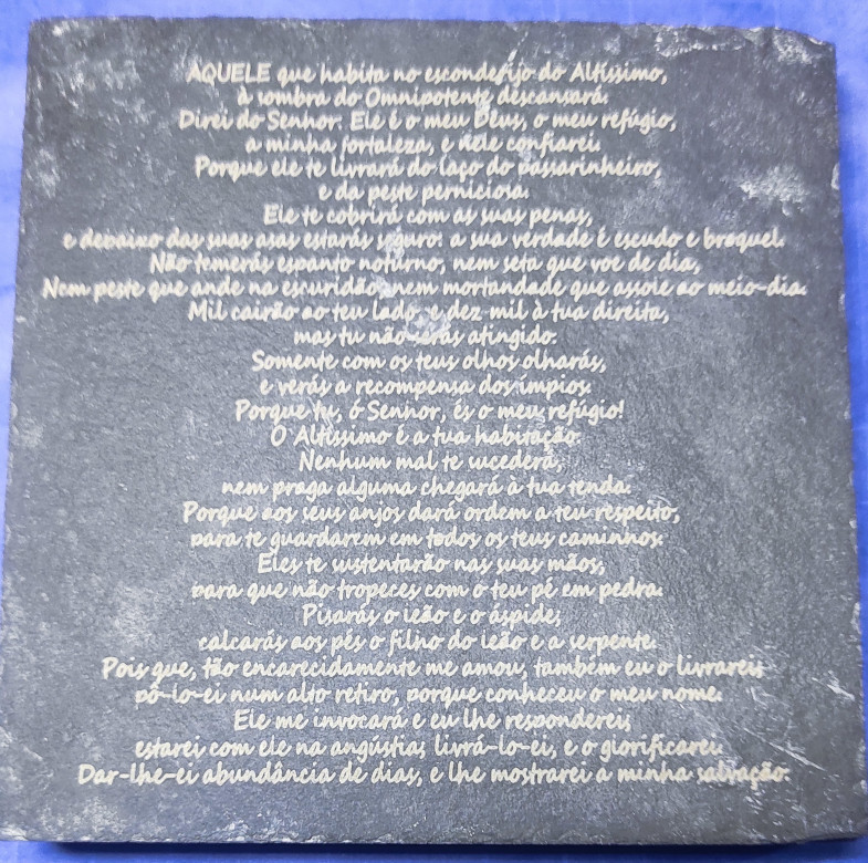 Placa de Ardósia 10x10cm – Brasão da Fé e Salmo 91 Gravados em Duas Faces