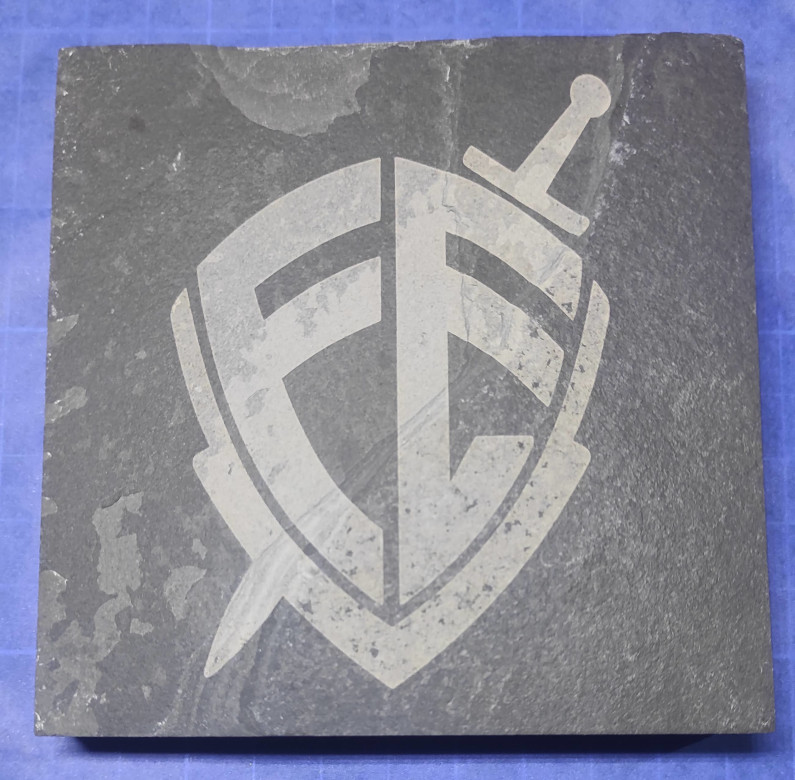 Placa de Ardósia 10x10cm – Brasão da Fé e Salmo 91 Gravados em Duas Faces