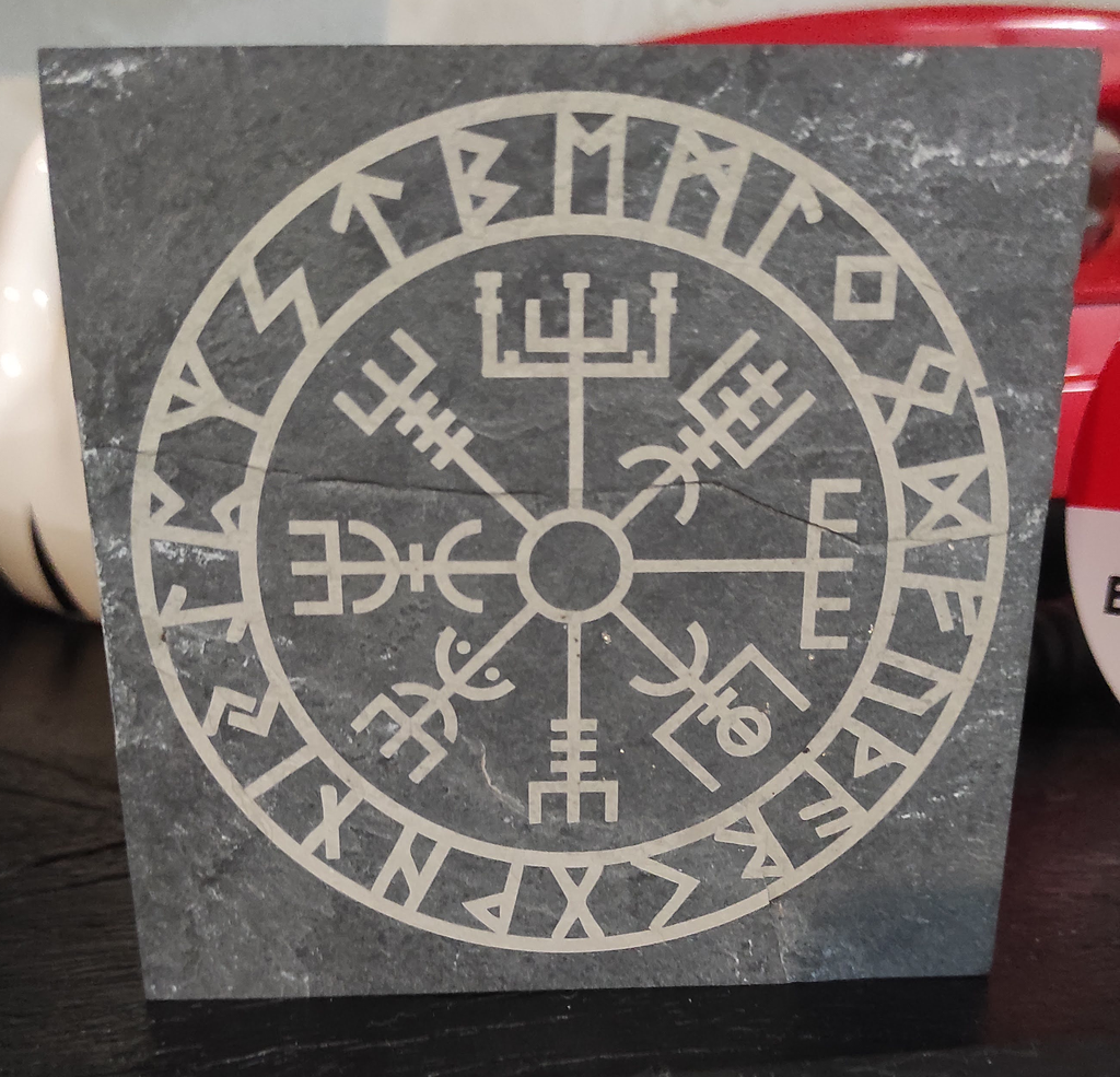 Placa de Proteção Vegvísir e Yggdrasil